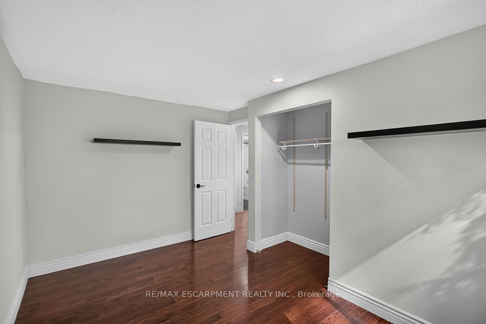 3401 Rockwood Drive, Burlington, ON L7N 3H6 21