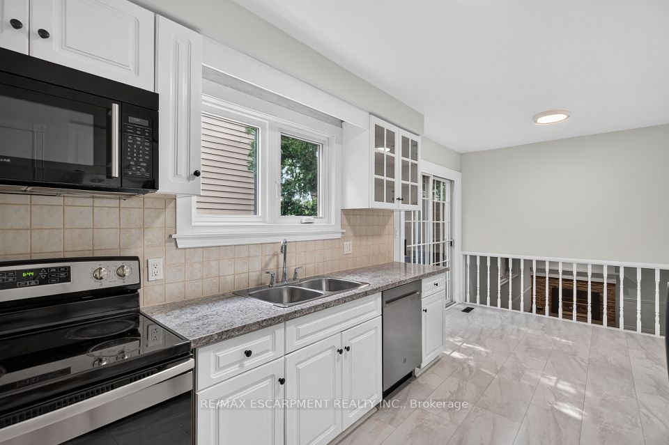 3401 Rockwood Drive, Burlington, ON L7N 3H6 10