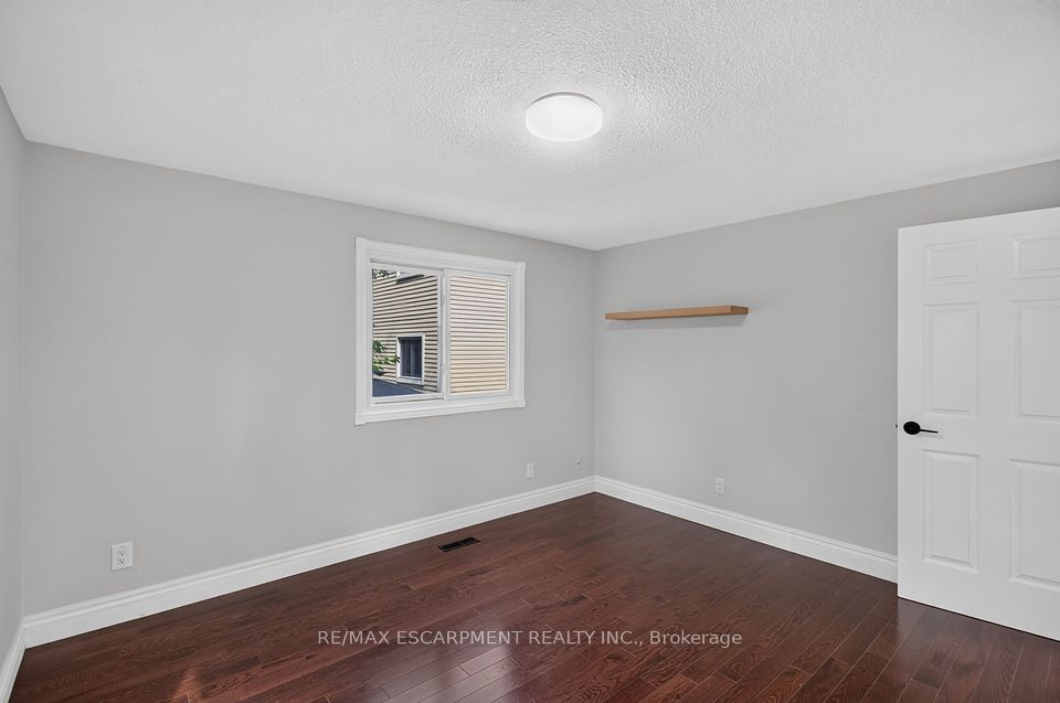 3401 Rockwood Drive, Burlington, ON L7N 3H6 19