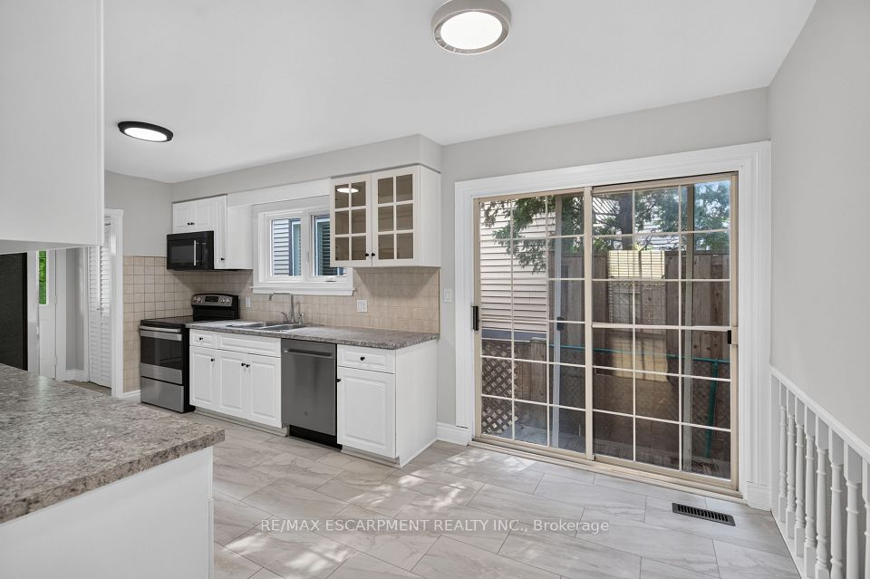 3401 Rockwood Drive, Burlington, ON L7N 3H6 13