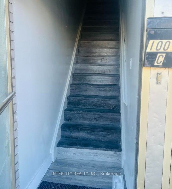 1001 Albion Road UPPER, Toronto, ON M9V 1A6 3