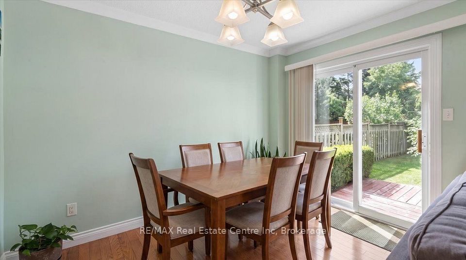 2524 Logan Avenue, Oakville, ON L6H 6S2 10