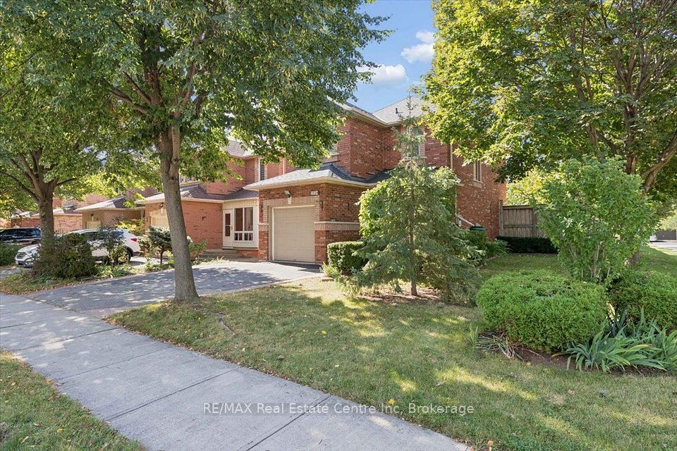 2524 Logan Avenue, Oakville, ON L6H 6S2 2