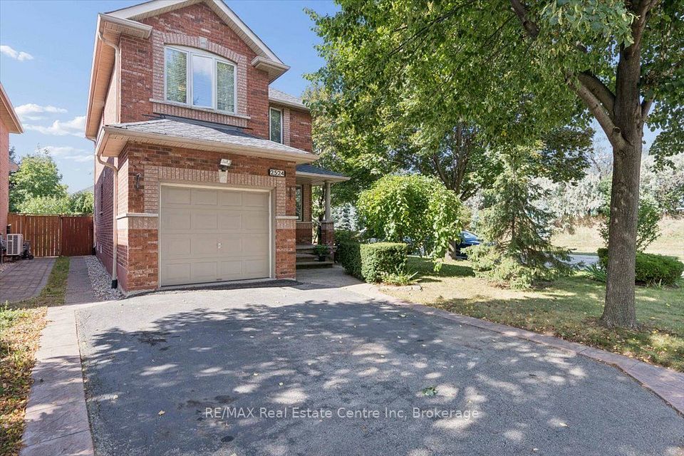 2524 Logan Avenue, Oakville, ON L6H 6S2 4