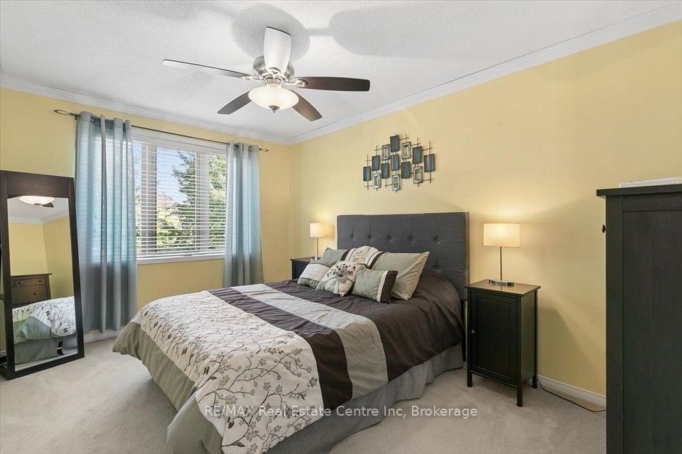 2524 Logan Avenue, Oakville, ON L6H 6S2 24
