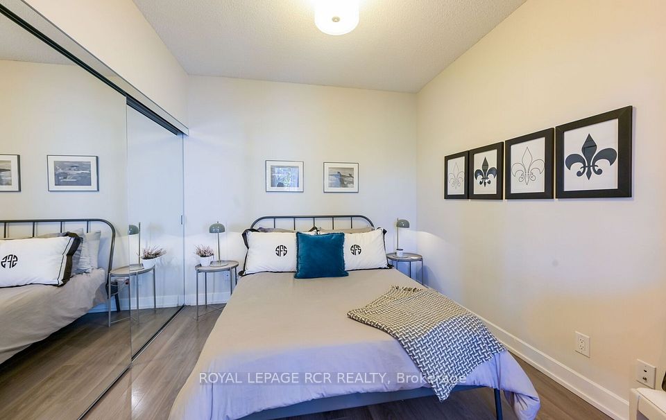 6 Eva Road 12, Toronto, ON M9C 0B1 24