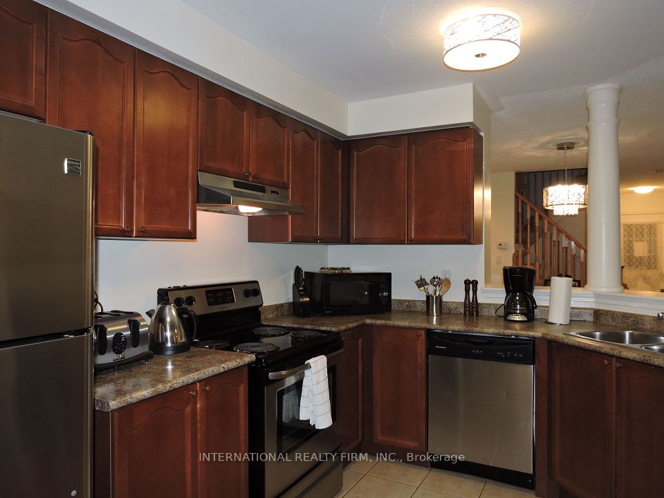 2453 Baintree Crescent, Oakville, ON L6M 4W9 5