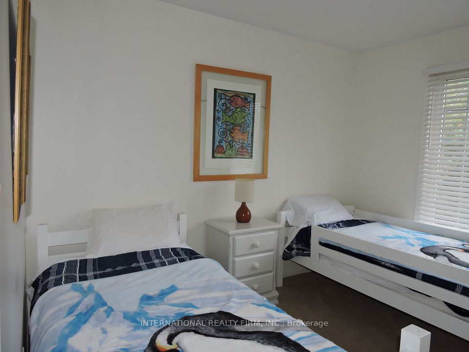 2453 Baintree Crescent, Oakville, ON L6M 4W9 7