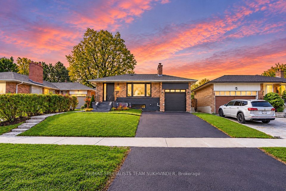 10 Dumbarton Road, Toronto, ON M8Z 3P5 3