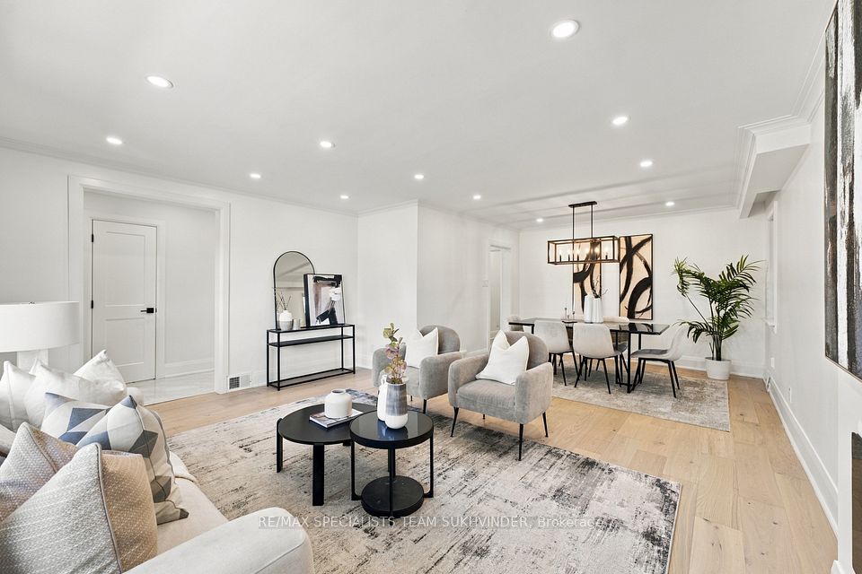 10 Dumbarton Road, Toronto, ON M8Z 3P5 10
