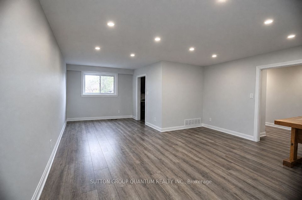 1237 Sycamore Drive, Burlington, ON L7M 1G8 14