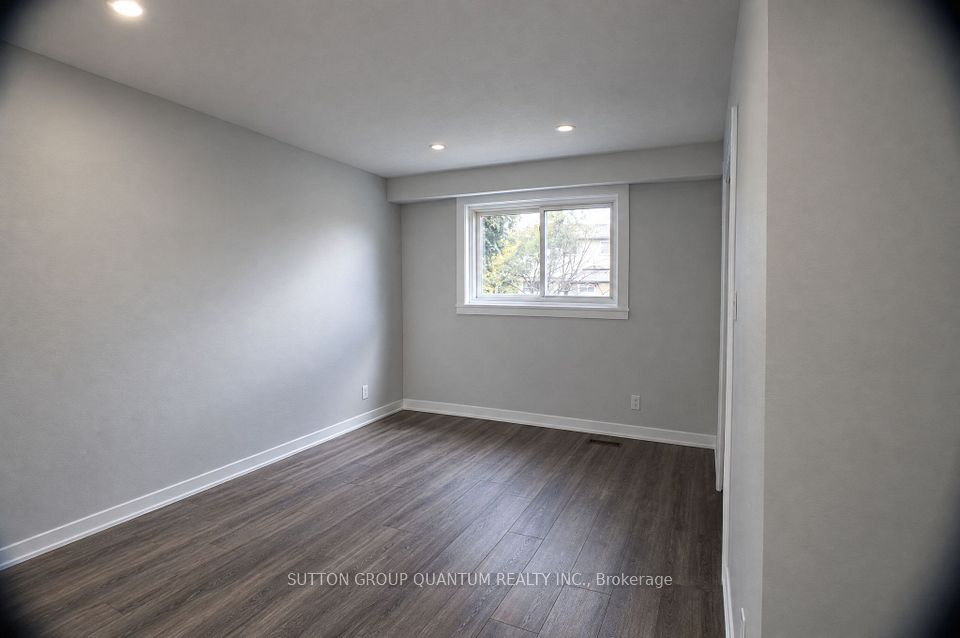 1237 Sycamore Drive, Burlington, ON L7M 1G8 12