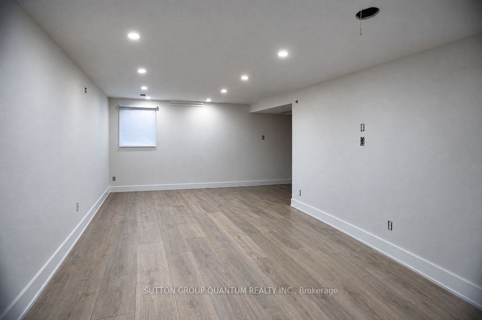 1237 Sycamore Drive, Burlington, ON L7M 1G8 25