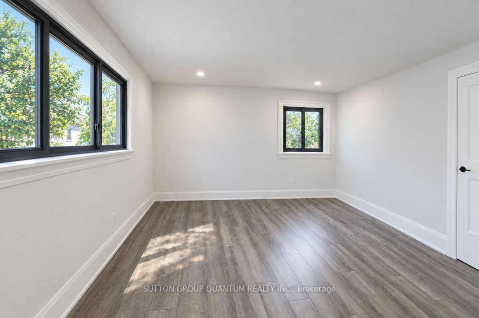 1237 Sycamore Drive, Burlington, ON L7M 1G8 10