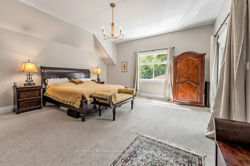 407 Cairncroft Road, Oakville, ON L6J 4M8 24