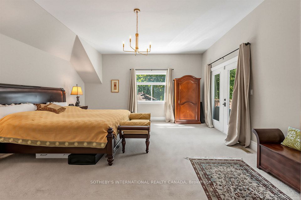 407 Cairncroft Road, Oakville, ON L6J 4M8 25