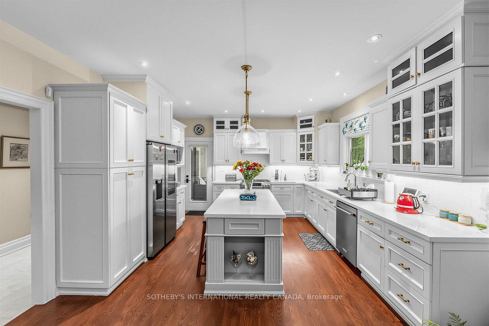 407 Cairncroft Road, Oakville, ON L6J 4M8 14