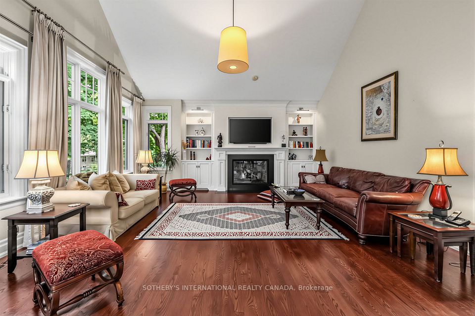 407 Cairncroft Road, Oakville, ON L6J 4M8 11