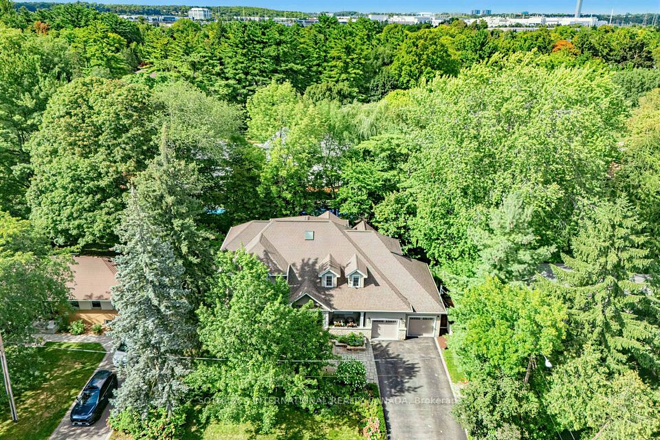 407 Cairncroft Road, Oakville, ON L6J 4M8 4