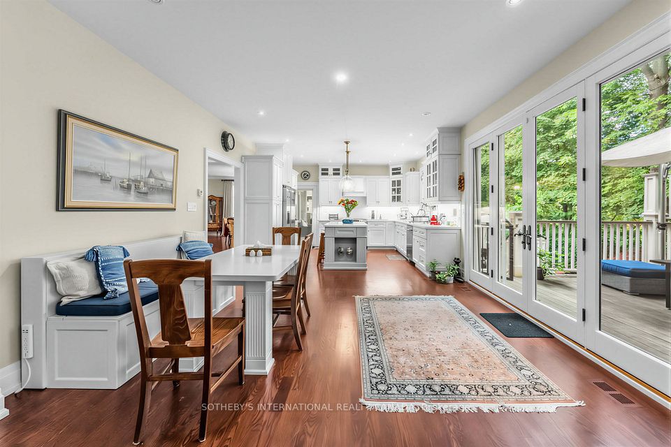 407 Cairncroft Road, Oakville, ON L6J 4M8 13
