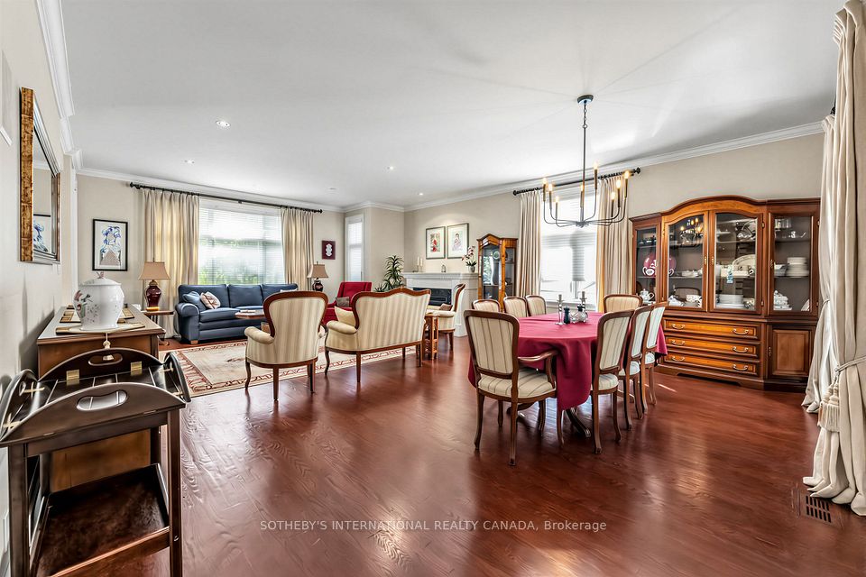 407 Cairncroft Road, Oakville, ON L6J 4M8 21