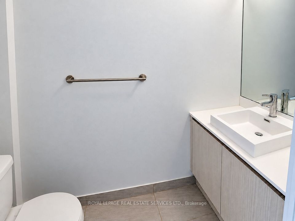 251 Manitoba Street 124, Toronto, ON M8Y 0C7 8