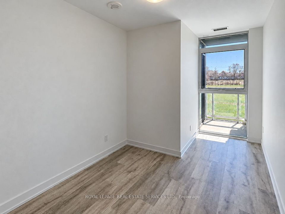 251 Manitoba Street 124, Toronto, ON M8Y 0C7 5