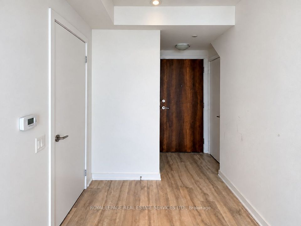251 Manitoba Street 124, Toronto, ON M8Y 0C7 9
