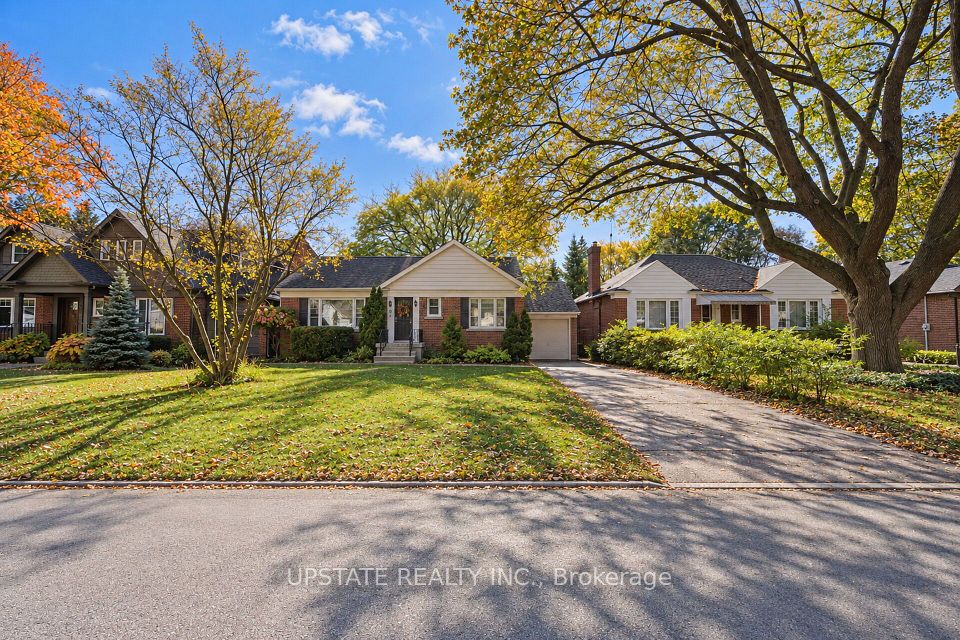 9 Elderidge Avenue, Toronto, ON M8Y 2C4 3