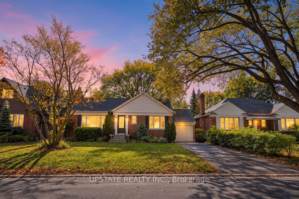 9 Elderidge Avenue, Toronto, ON M8Y 2C4 2