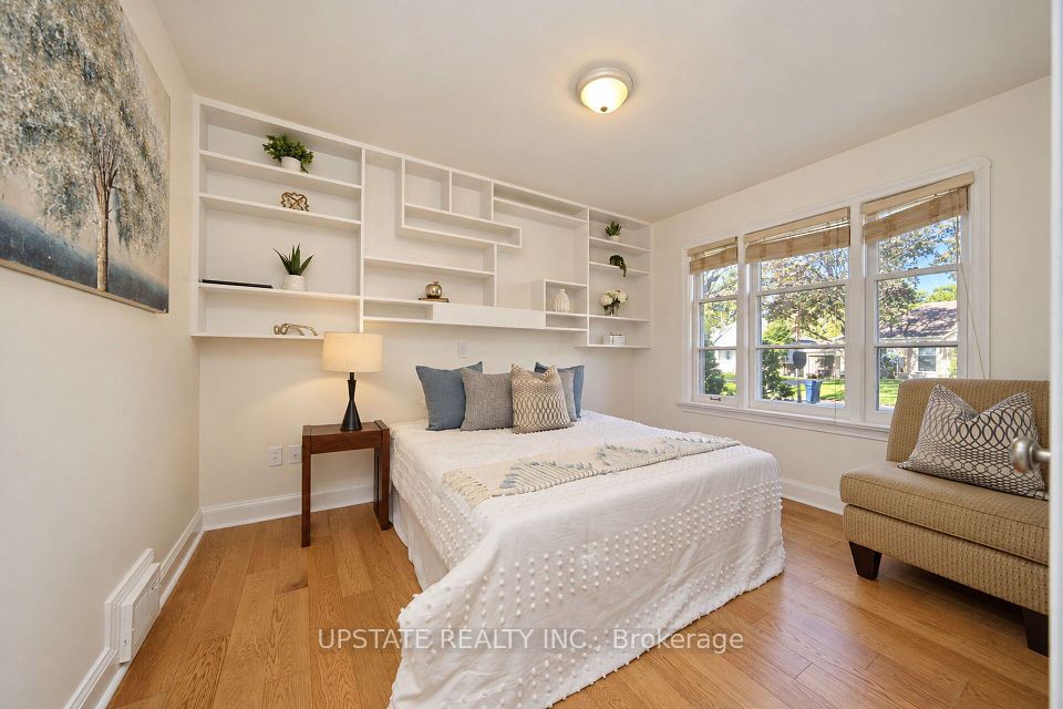 9 Elderidge Avenue, Toronto, ON M8Y 2C4 24