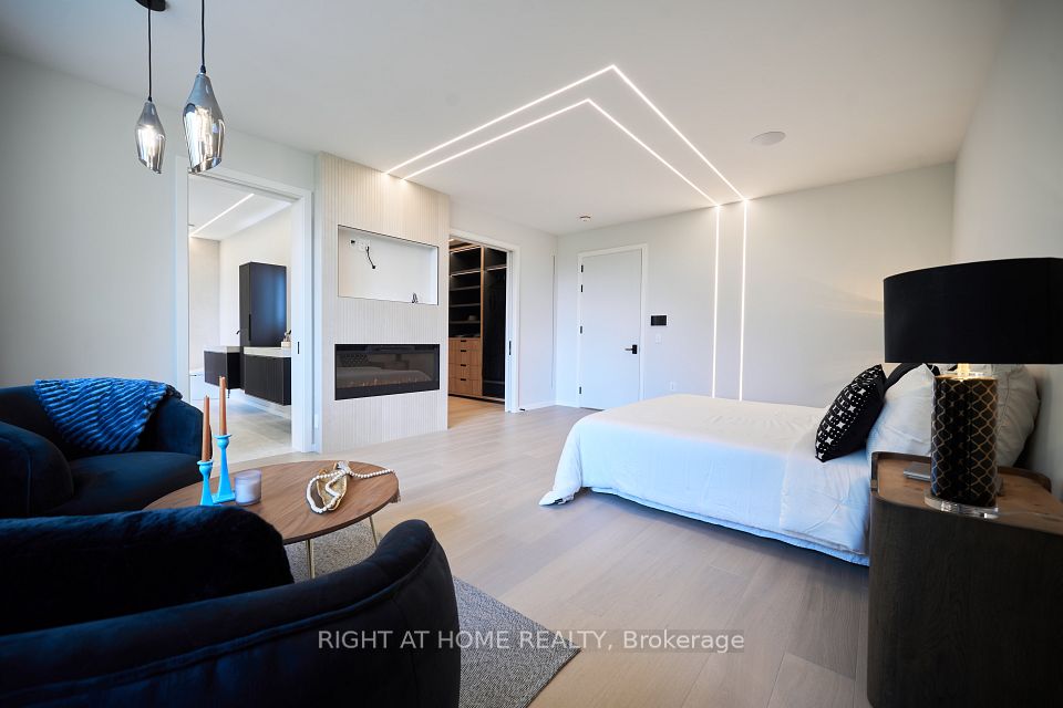 4675 Dundas Street W, Toronto, ON M9A 1A4 14