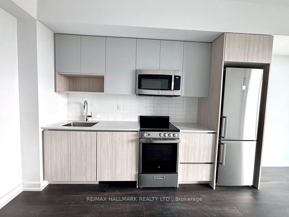 799 The Queensway 809, Toronto, ON M8Z 0H3 5
