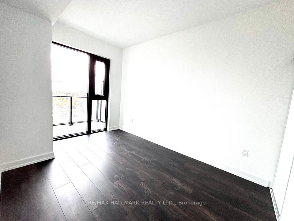 799 The Queensway 809, Toronto, ON M8Z 0H3 7