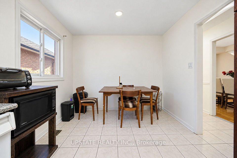 28 Braemore Road, Brampton, ON L6X 1E5 11