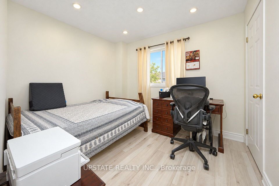 28 Braemore Road, Brampton, ON L6X 1E5 12