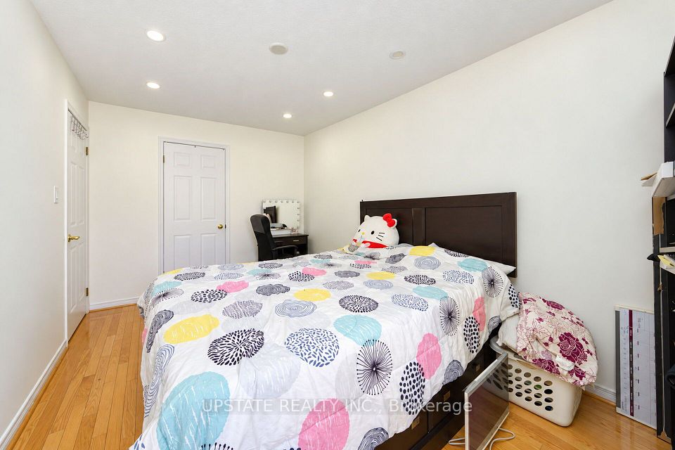 28 Braemore Road, Brampton, ON L6X 1E5 14