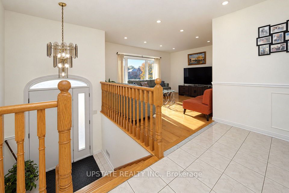 28 Braemore Road, Brampton, ON L6X 1E5 2