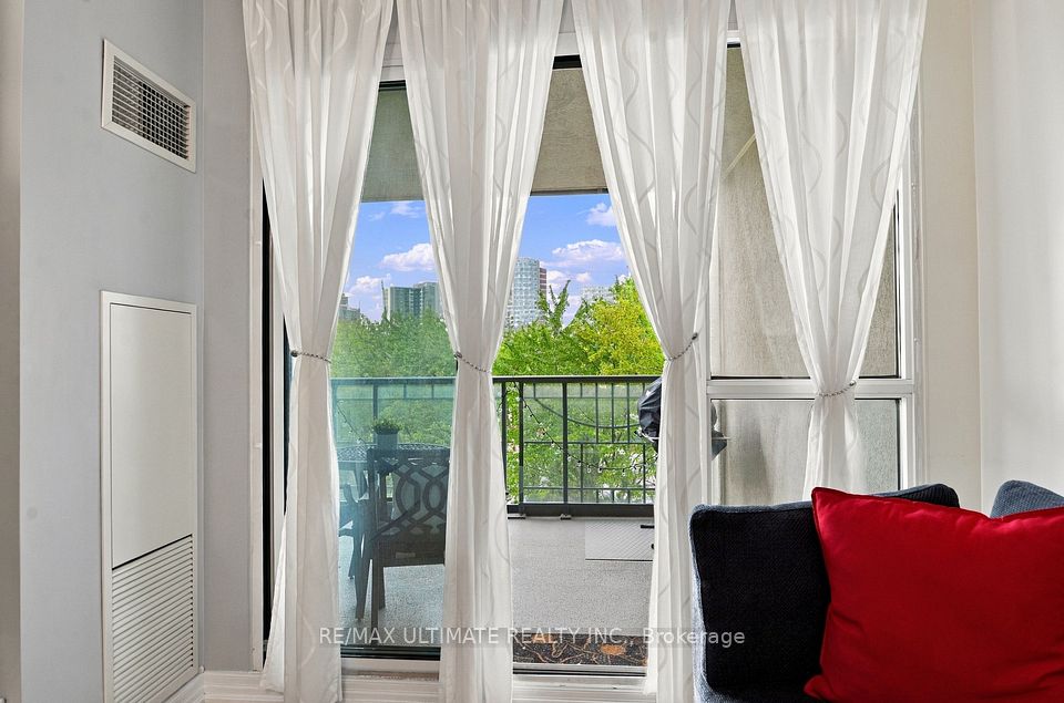 38 Fontenay Court 501, Toronto, ON M9A 5H5 11