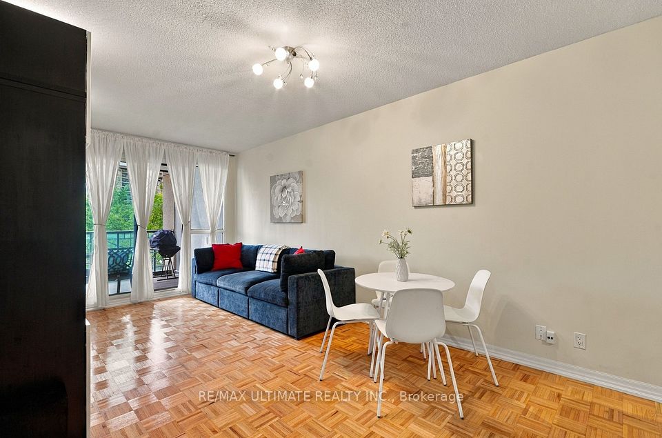 38 Fontenay Court 501, Toronto, ON M9A 5H5 7