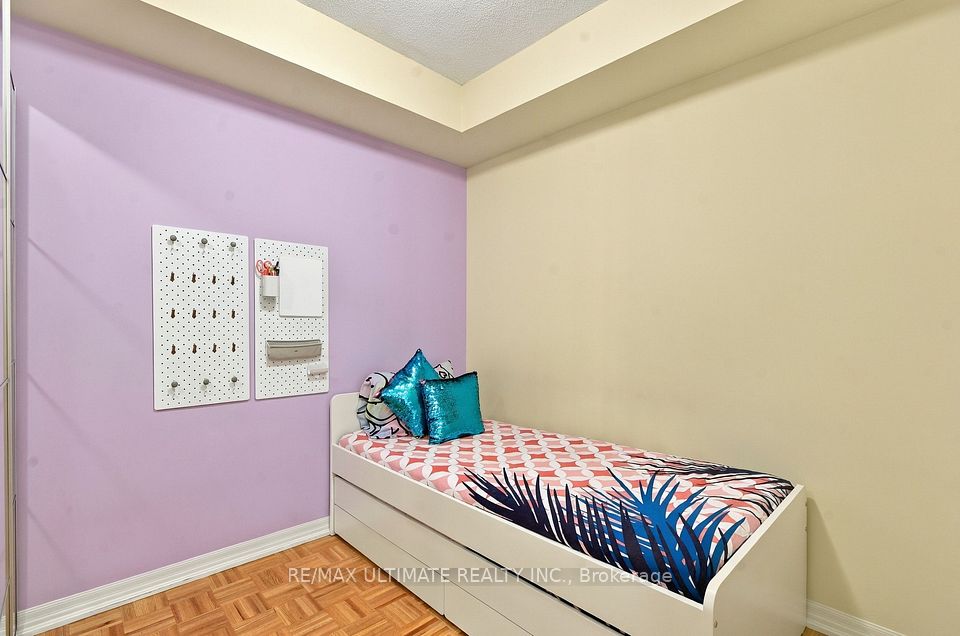 38 Fontenay Court 501, Toronto, ON M9A 5H5 15