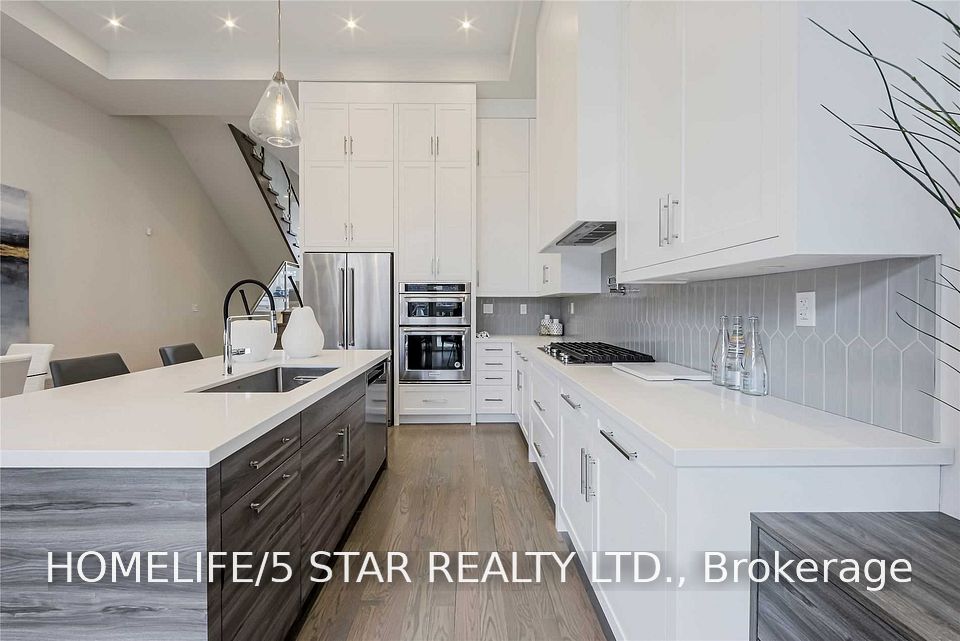 57 Ninth Street, Toronto, ON M8V 3E2 12