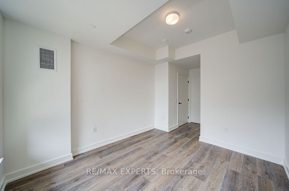 2475 Old Bronte Road 311, Oakville, ON L6M 5S7 23