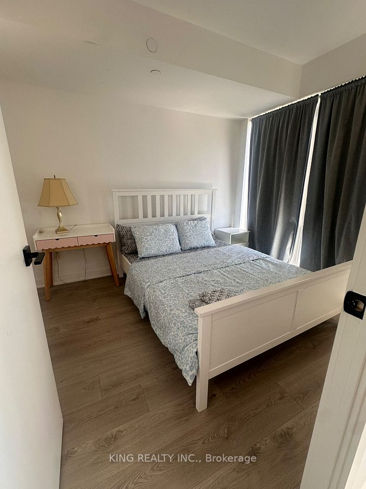 36 Zorra Street 529, Toronto, ON M8Z 0G5 15