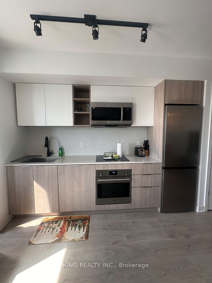 36 Zorra Street 529, Toronto, ON M8Z 0G5 10