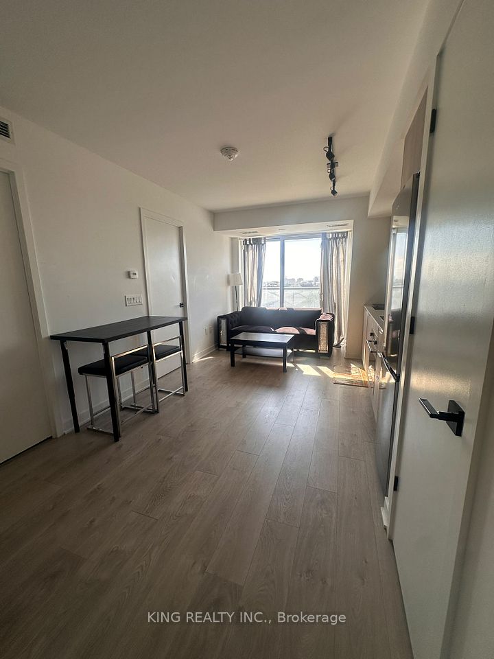 36 Zorra Street 529, Toronto, ON M8Z 0G5 9