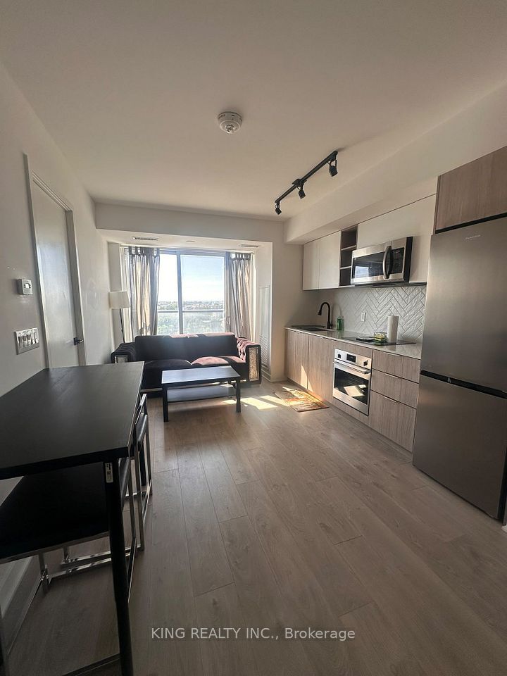 36 Zorra Street 529, Toronto, ON M8Z 0G5 8