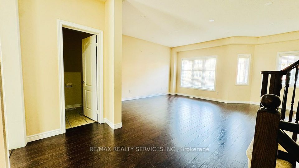 12 Urbana Road, Brampton, ON L6Y 0R6 9