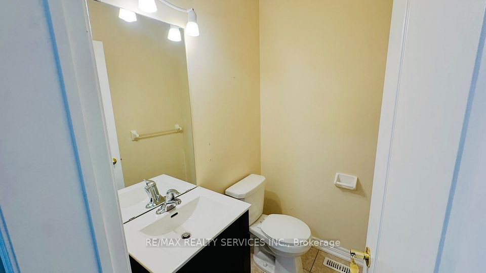 12 Urbana Road, Brampton, ON L6Y 0R6 17