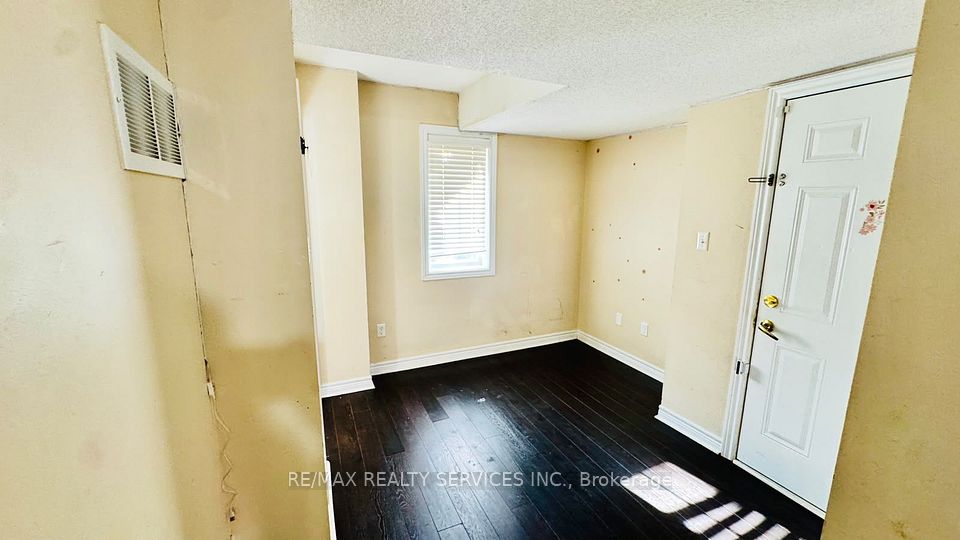 12 Urbana Road, Brampton, ON L6Y 0R6 6